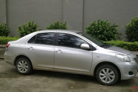 Toyota Vios E 2010, màu bạc