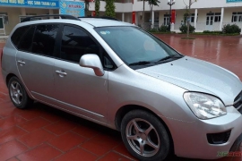 Kia Carens 2010, màu bạc