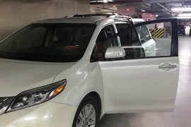 Bán xe Toyota Sienna 2015