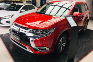 Mitsubishi Outlander 2.4 CVT Premium 2023