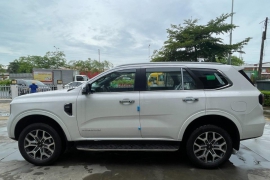 Everest Titanium 4x2 (Chưa giảm giá)