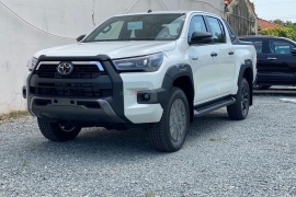 Toyota Hilux 2.8L 4x4 AT Adventure