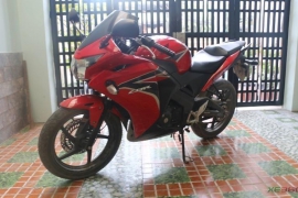 Honda CBR 150R 2013